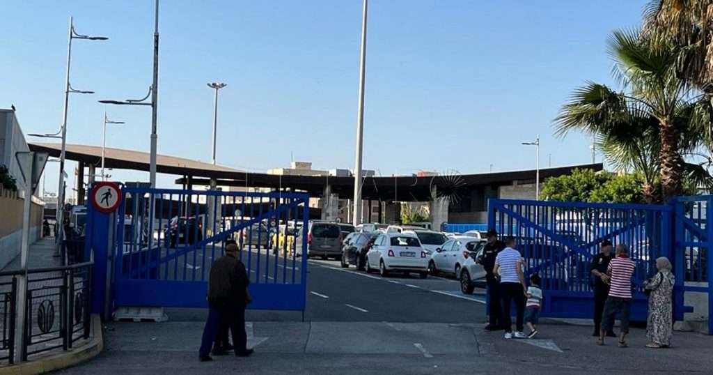 بوابة العبور بين بني انصار المغربية ومليلية المحتلة