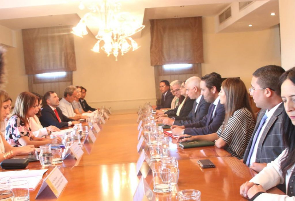 آيت الطالب يجري مباحثات مع نظيرته الإسبانية