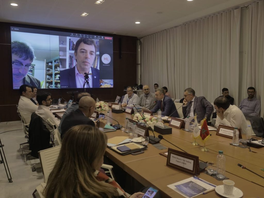 خبراء مغاربة